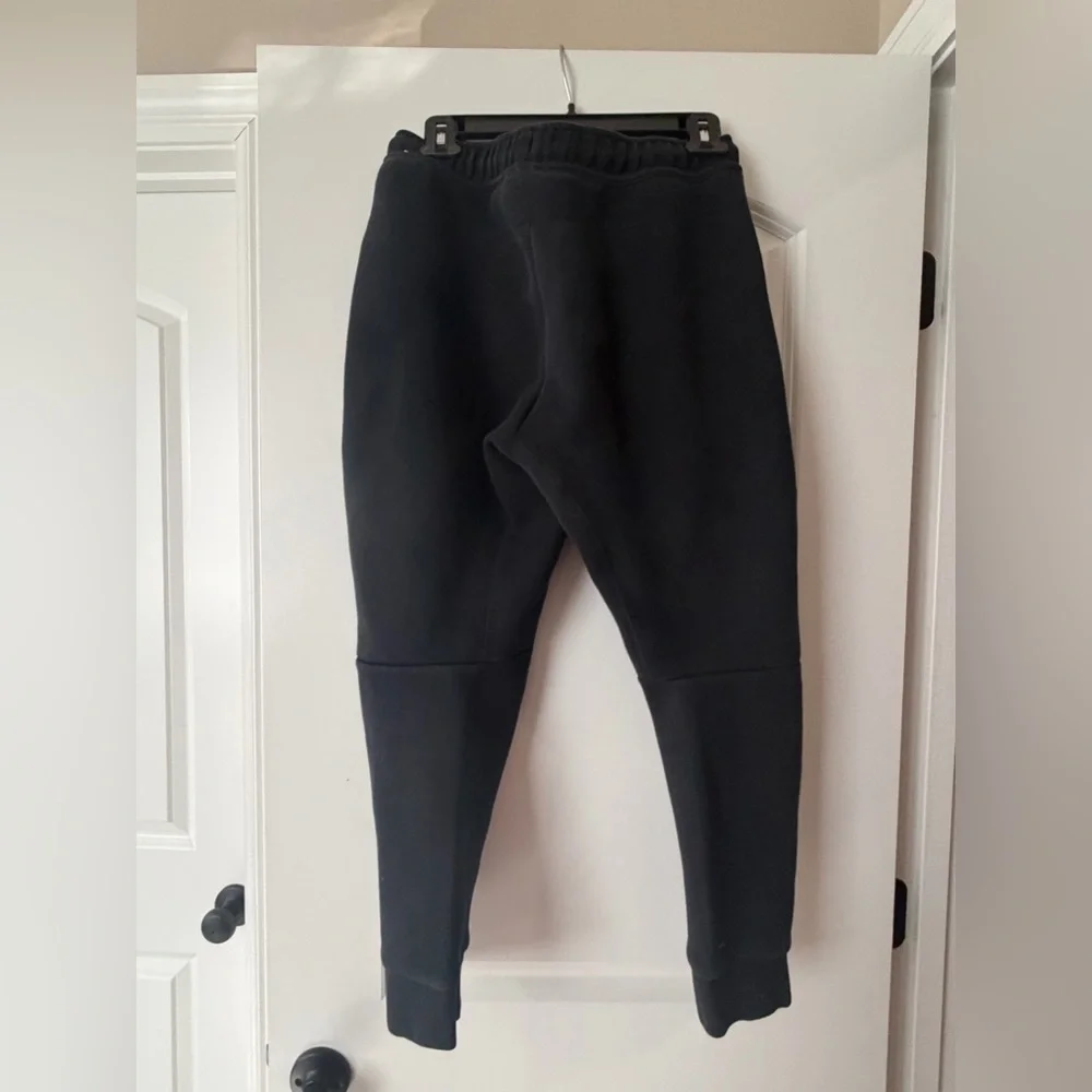 Boys Nike Tech - Black on Black